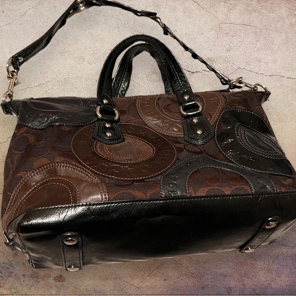 COACH Ashley 15474 Patchwork Shoulder Bag 13”x9”x4” Inside pockets. BlackBrn EUC - Picture 4 of 15